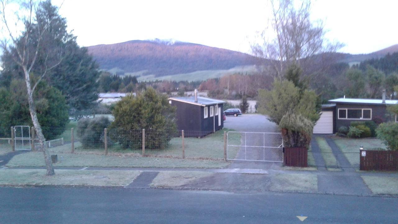 The Barn in Turangi Villa Bagian luar foto
