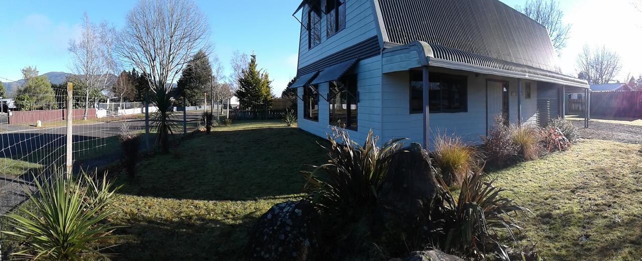 The Barn in Turangi Villa Bagian luar foto