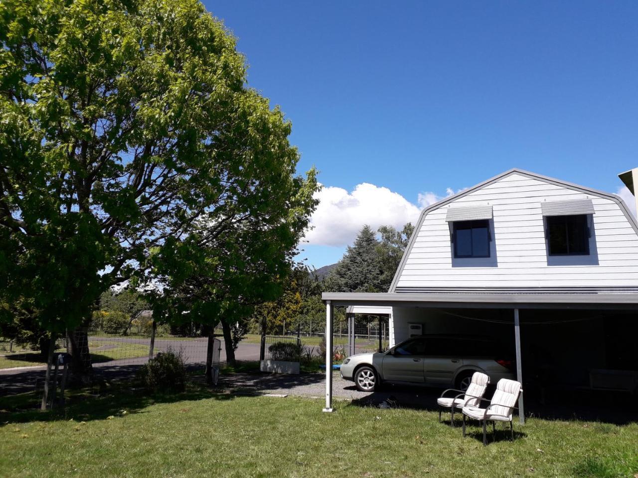 The Barn in Turangi Villa Bagian luar foto