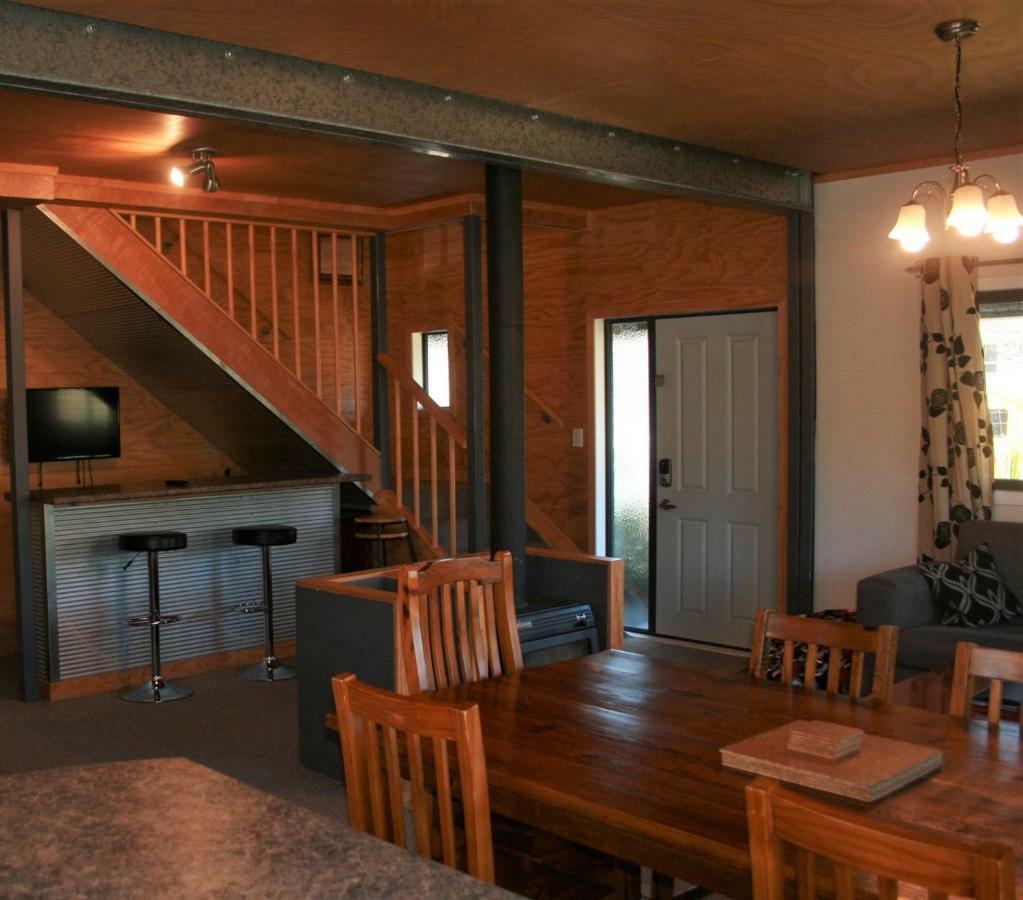 The Barn in Turangi Villa Bagian luar foto