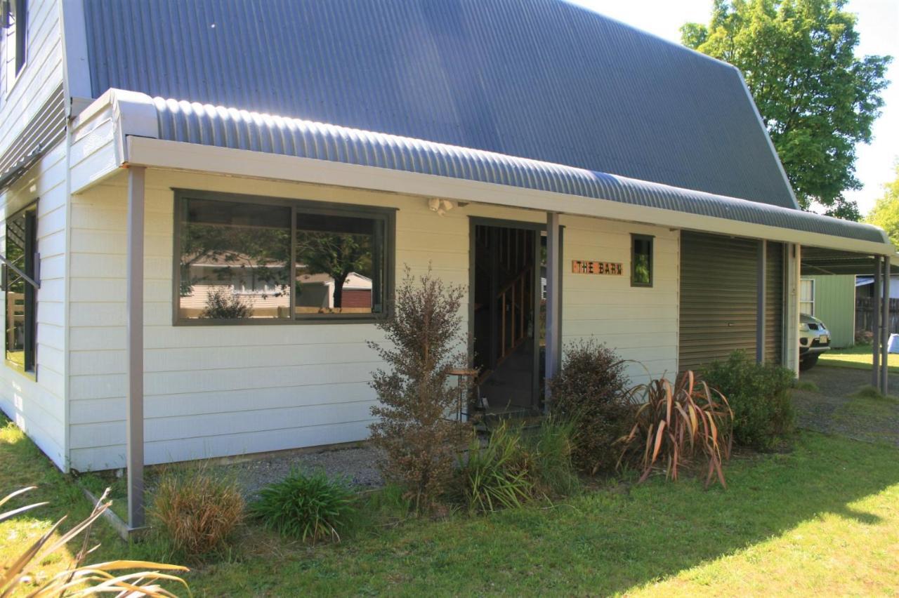 The Barn in Turangi Villa Bagian luar foto